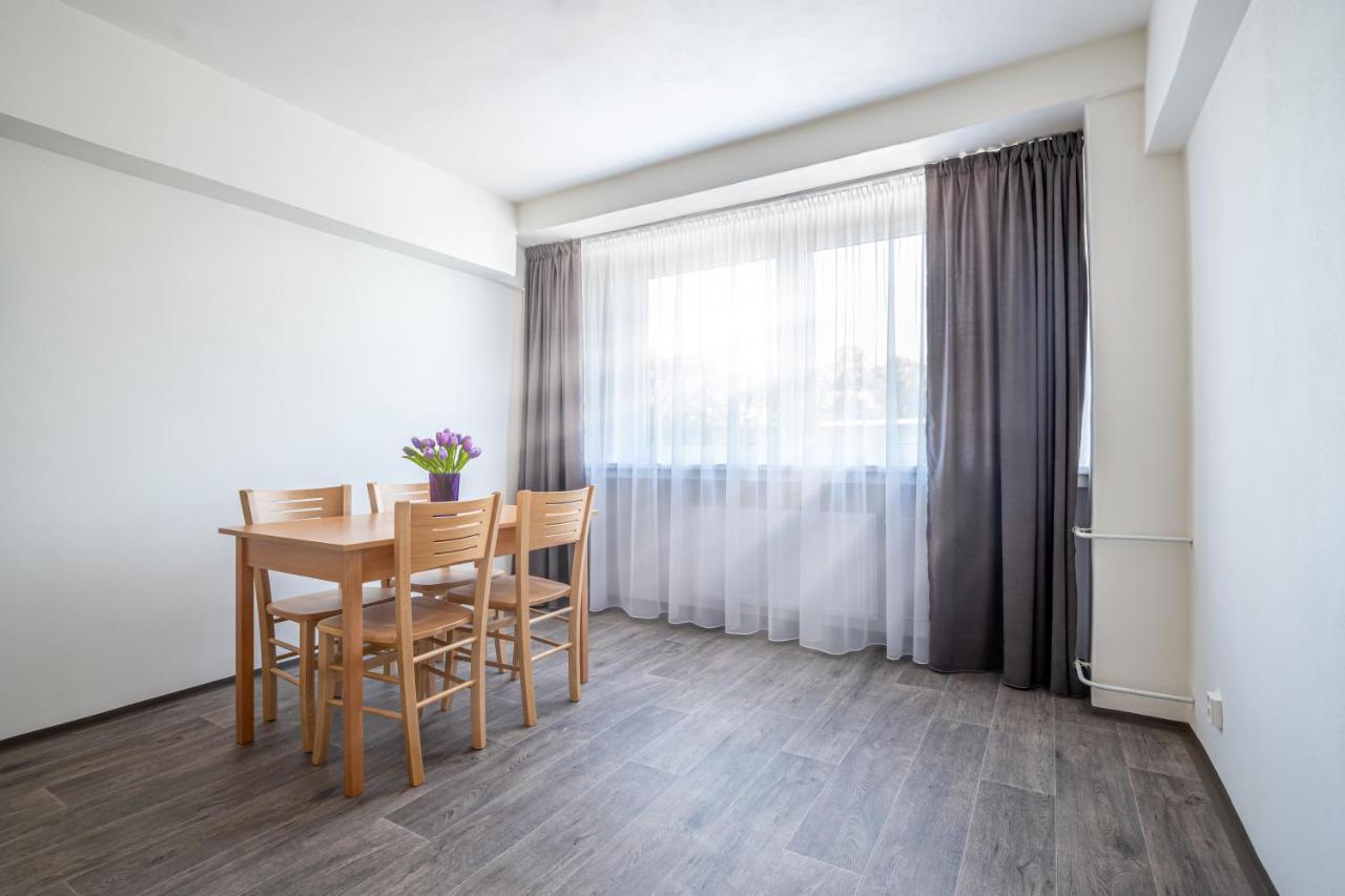Apartmány a Studia Zámecký park Litvínov Esterno foto